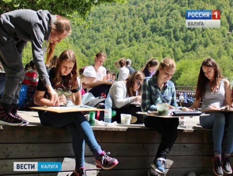 Юные калужские художники вернулись с наградами межрегиональных пленэров