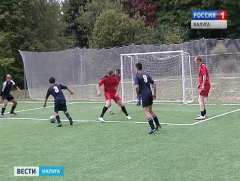 Воспитанники Азаровского детдома сразились в товарищеском матче в полицейскими