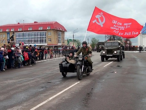 В Малоярославце устроили ретро-парад в честь Дня Победы