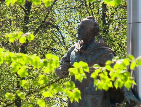 К выходным калужанам пообещали по-летнему тёплую погоду