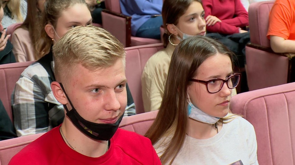 студенты-школьники-молодежь-0430.jpg