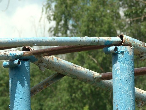 Спортивные площадки в Людинове не соответствуют нормам