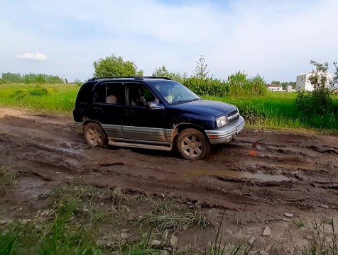 Щебенкой со строительства Северного обхода отсыпят дорогу в Лихуны