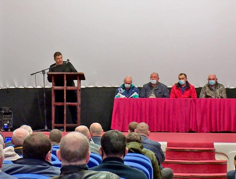Члены общества охотников и рыболовов Дзержинского района несколько лет борются за смену его руководства