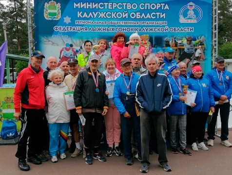 Калужане заняли первое место на весенней спартакиаде пенсионеров