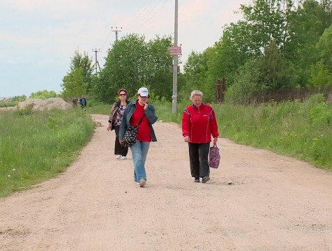 Дорога, по которой ходят жители Турынина, существует только на карте