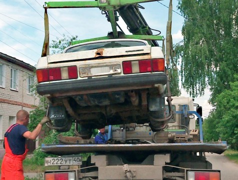 Шесть бесхозных авто эвакуировали с улиц Обнинска