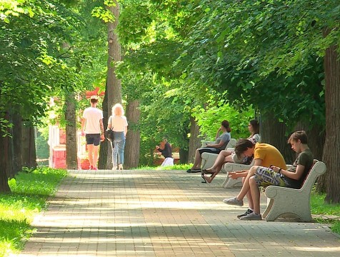 Аномальную жару на выходных пообещали калужанам