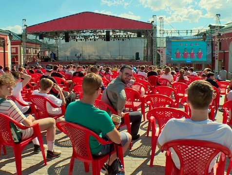 Калужане посмотрели матч Финляндия – Россия на большом экране