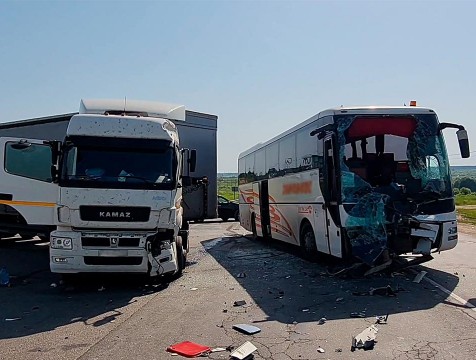 Автобус с рабочими попал в ДТП в Боровском районе
