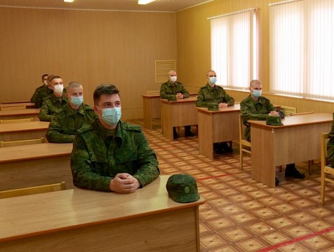 10 калужских призывников отправились в Президентский полк