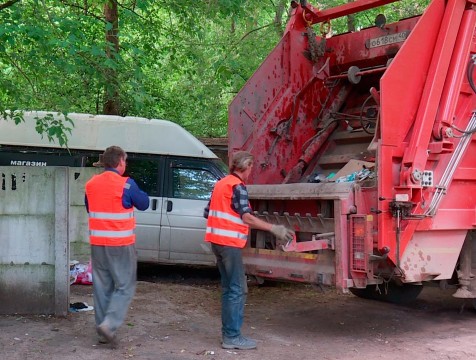 Представители КРЭО ответили на жалобы калужан по поводу гниющего мусора