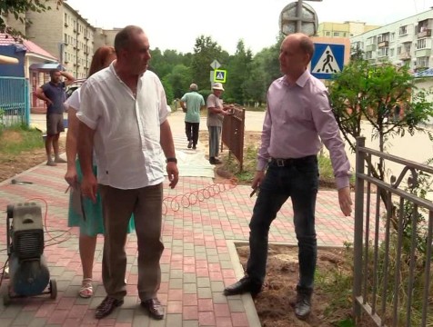 Тротуар возле школы №2 в Сосенском примут после исправления недочетов