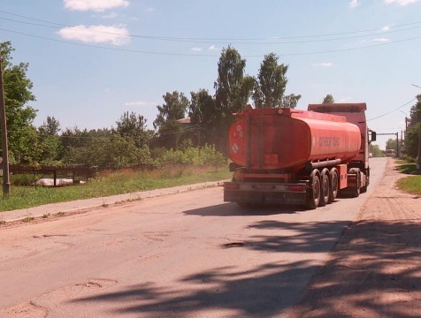 Дорогу на улице Горняк в Полотняном Заводе отремонтируют до конца июля