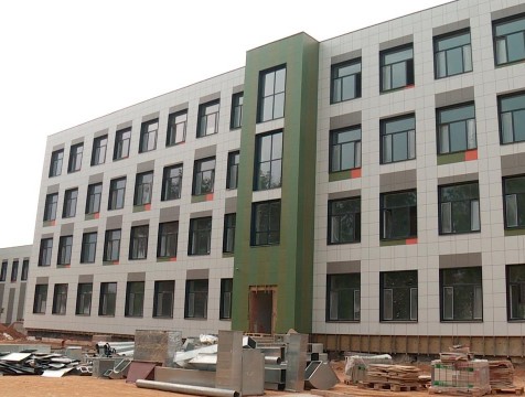 В новой кондровской школе завершаются основные строительные работы