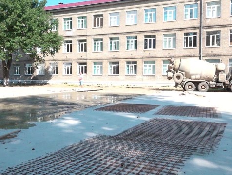 Универсальная спортплощадка появится на территории кировской школы