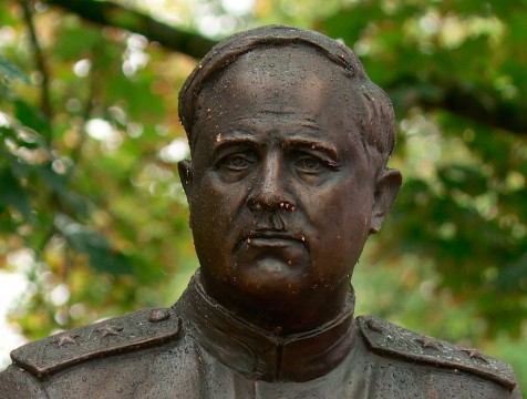 Калуга отмечает 129-летие командующего 50-й армией, освободившей город от фашистов