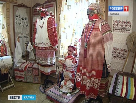 В Доме мастеров открылась выставка народных костюмов