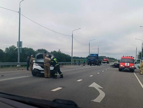 Двое погибли в ДТП с грузовиком в Сухиничском районе