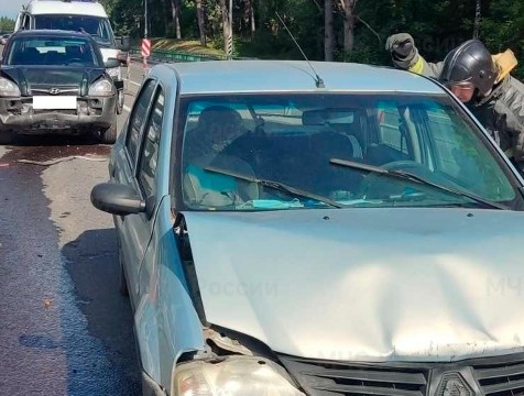 В массовом ДТП на въезде в Калугу пострадало три человека