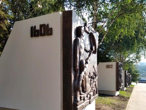 Исторические даты установили на пилонах комплекса 600-летия Калуги