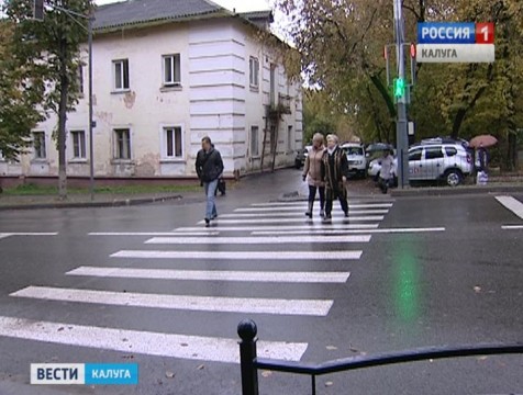 Новый светофор заработал на аварийно-опасном участке улицы Салтыкова-Щедрина