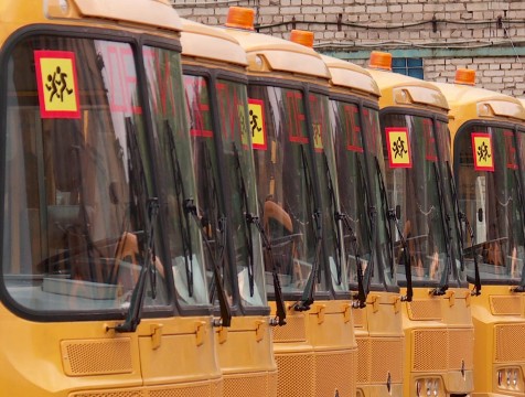 Школьные автобусы оборудовали автокреслами для детсадовцев