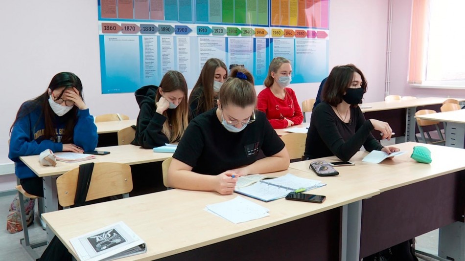 студенты-вуз-1204.jpg