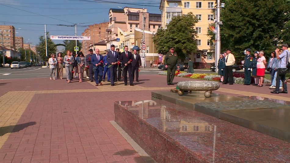 возложение-цветов0828.jpg