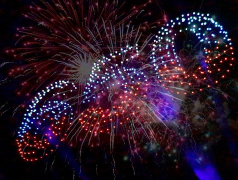 Шоу дронов и фейерверк стали яркой кульминацией празднования 650-летия Калуги