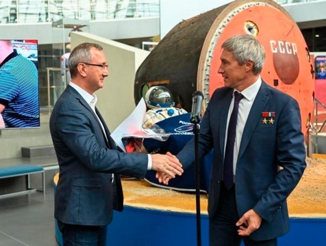 Вымпел, побывавший в космосе, стал экспонатом музея истории космонавтики