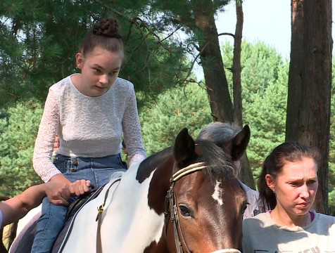 В калужской конно-спортивной школе устроили праздник для детей