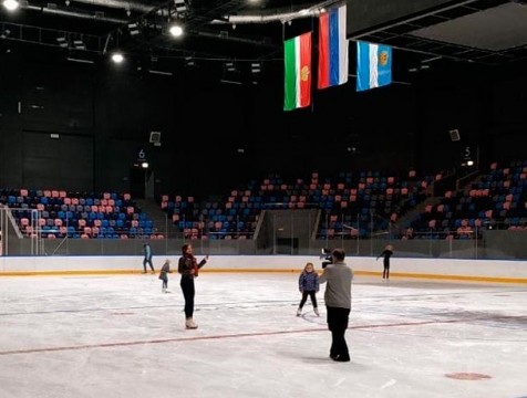 Первые посетители оценили лед Дворца спорта «Центральный»