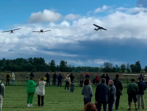 Авиафестиваль и «Авиадевичник» прошли на калужском аэродроме «Орешково»