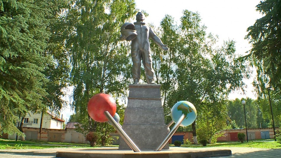 памятник-Гагарину-Воротынск0909.jpg