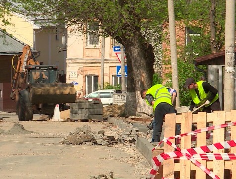 11 дворовых проездов заасфальтировали за неделю в Калуге