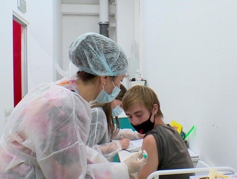 Привитые от коронавируса смогут выиграть 100 тысяч рублей