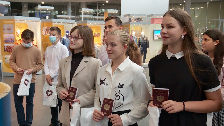вручение-паспортов-гмик-0914.jpg