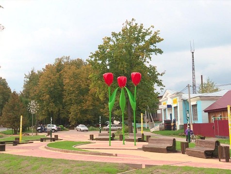 Сквер Памяти благоустроили в Спас-Деменском районе