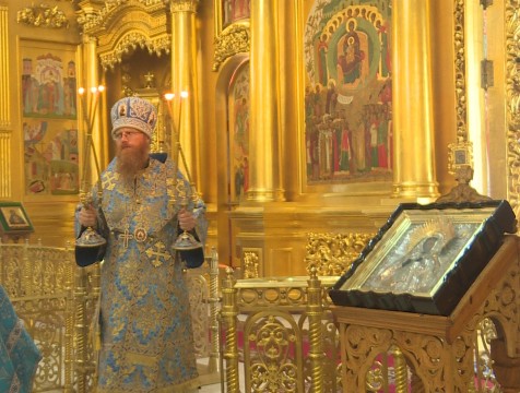 В Троицком соборе прошло служение в честь иконы Калужской Божьей Матери
