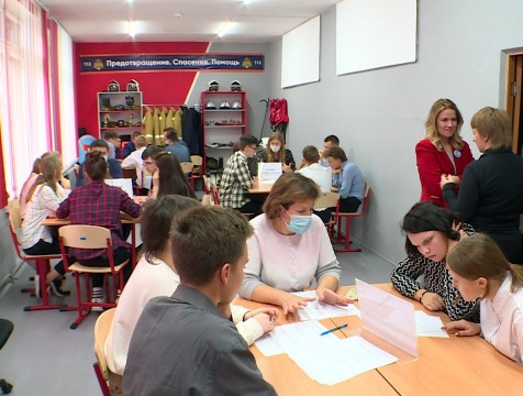 Проблему травли обсудили калужские старшеклассники
