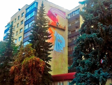 Новый космический мурал создают в Калуге