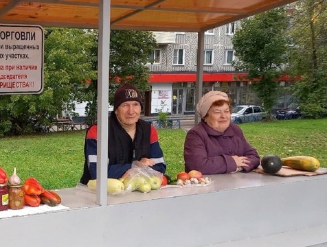 Прилавок для огородников и садоводов появился на Ольговке в Калуге