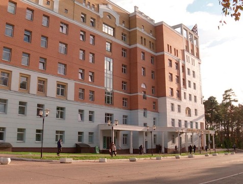 Вход в Калужскую областную больницу ограничили в связи с эпидемиологической ситуацией