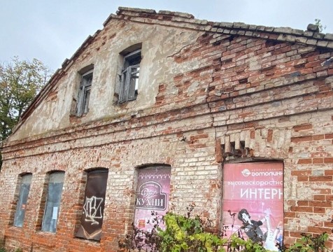 Доступ в заброшенное здание в Калуге закрыли из-за подростков