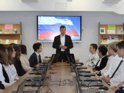 Дмитрий Разумовский рассказал школьникам об искусственном интеллекте