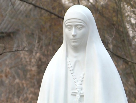 Памятник Великой Княгине Елизавете появился у Казанского девичьего монастыря в Калуге