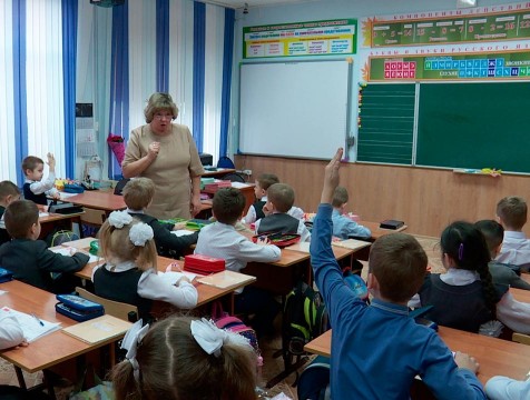 Школьников не будут переводить на дистанционное обучение после каникул