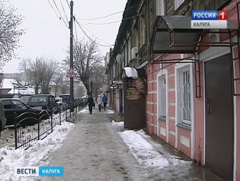 Качеством уборки тротуаров городские власти остались недовольны