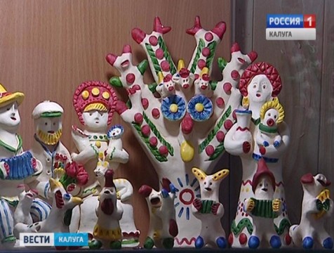 Выставка глиняной игрушки Виктора Трифонова открылась в Доме мастеров